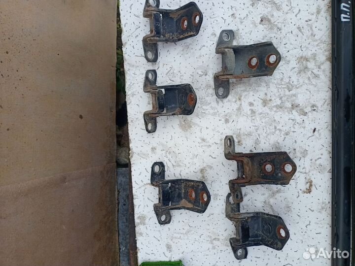 Дверные петли mazda 6 gg