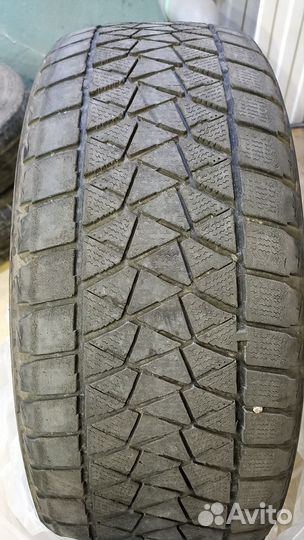 Bridgestone Blizzak DM-V2 235/55 R19