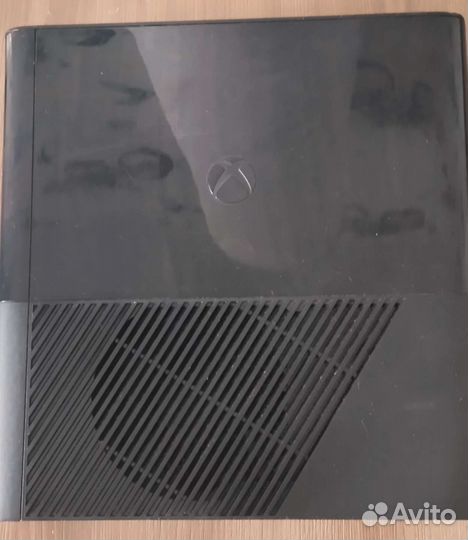 Продам xbox 360e