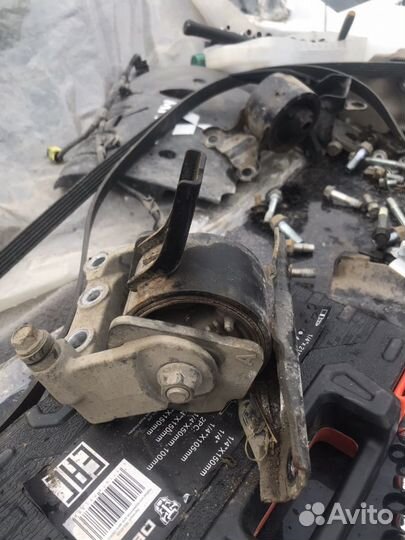 Подушки подушка двигателя Lancer X 1.8 CVT