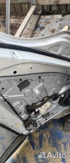 Задняя правая дверь на фокус 2