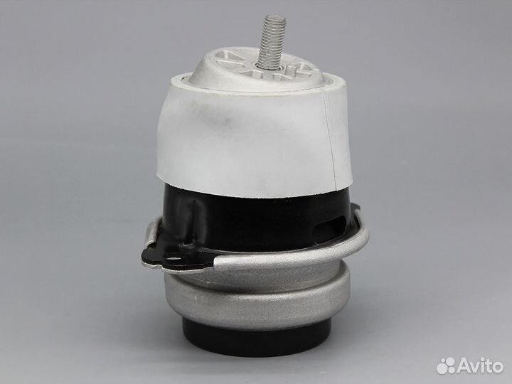 Подушка опора двигателя Audi Q7 Touareg 7L8199131A