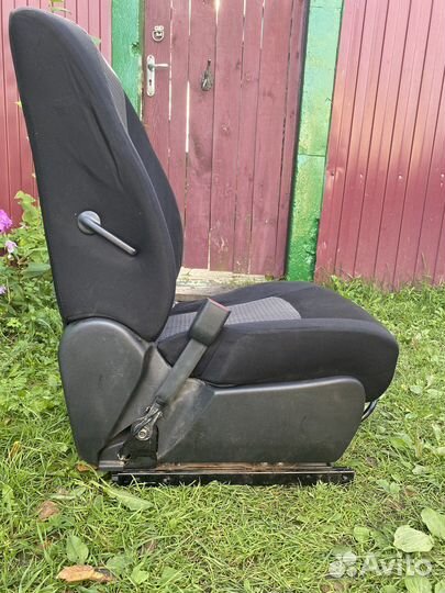 Кресло водительское на Nissan X-Treil