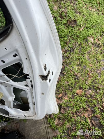 Задняя правая дверь Renault Sandero степвей