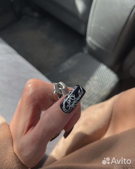 Маникюр, наращивание ногтей, педикюр