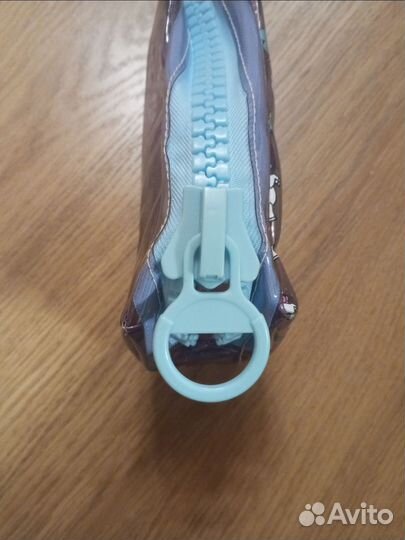 Пенал с единорогом на большой молнии