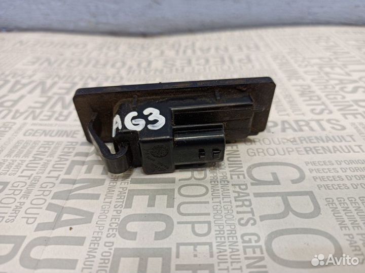 Фонарь подсветки номера задний Renault Arkana 2019