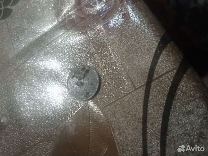 Монета 1 рубль с браком