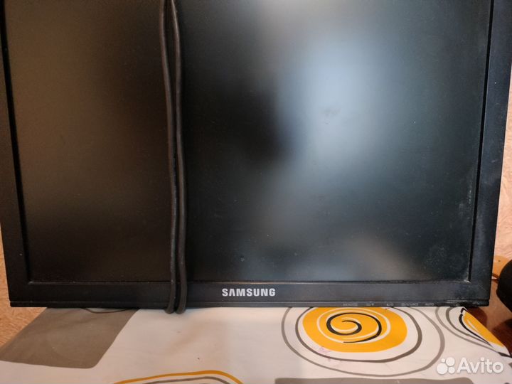 Монитор Samsung