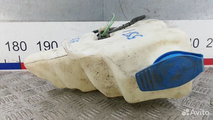 Бачок омывателя на Volkswagen Golf 4