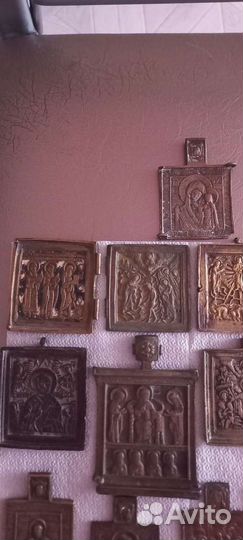 Стариные медные Иконы 12 штук и 7 крестиков