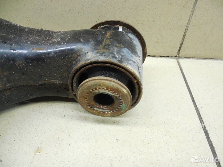 Рычаг передний нижний правый Hi Lux 2015