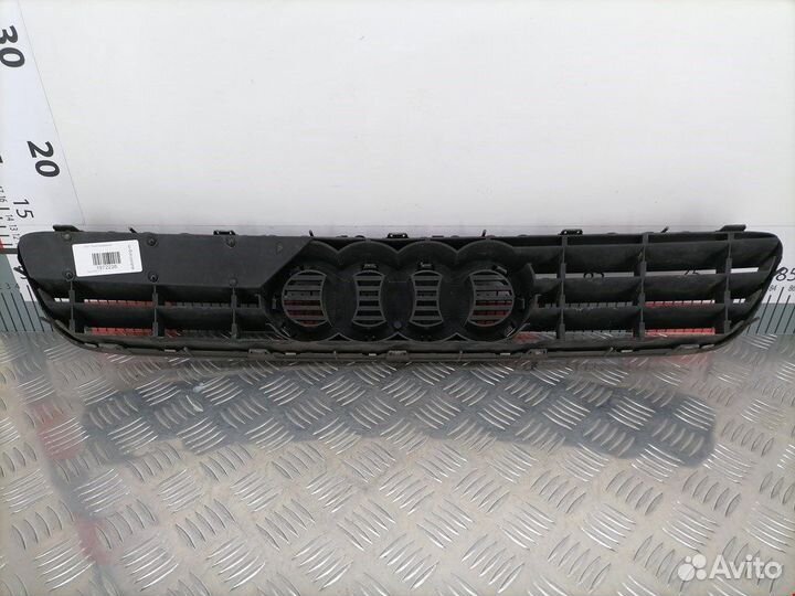 Решетка радиатора для Audi A3 8L 8L0807667