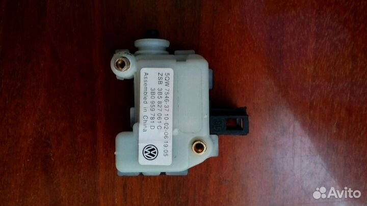 Сервопривод замка богажника, центральный замок