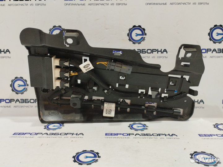 Блок комфорта багажника с антенами задний правый