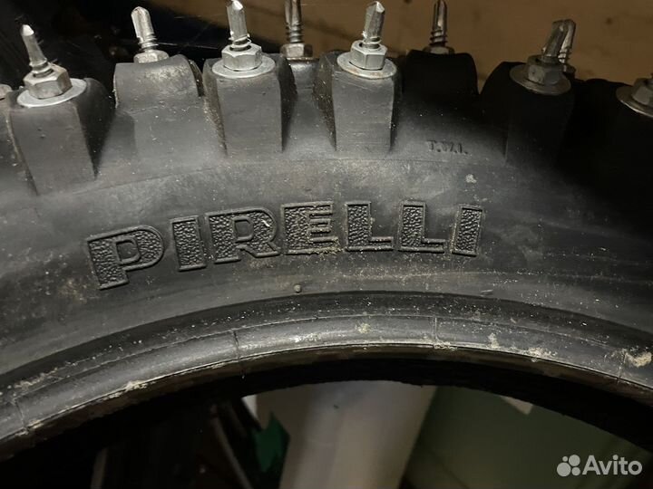 Продам комплект шиповонной резины на мотард