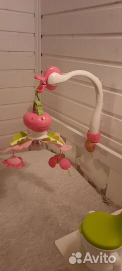 Игрушка для кроватки