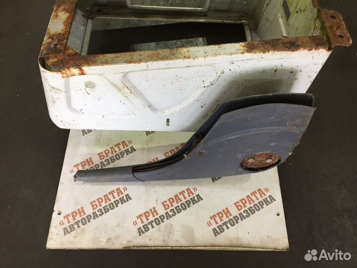 Мерседес Вито Тумба под сидение