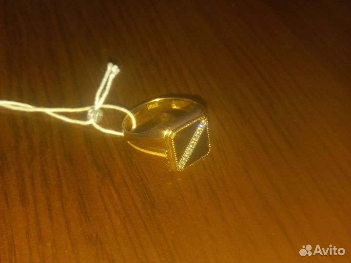 Мужской золотой перстень