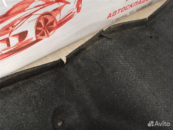 Обшивка багажника - боковая обивка правая