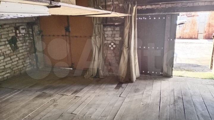 Гараж, > 30 м²