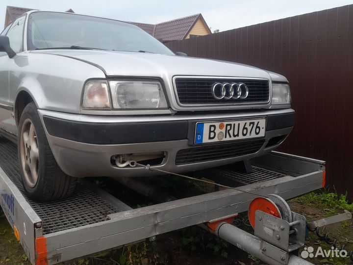Передний бампер Audi 80b4