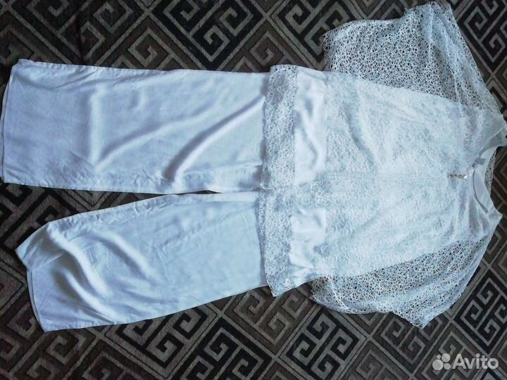 Брючные костюмы