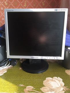 Монитор Samsung