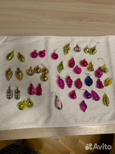 Новогодние стеклянные игрушки