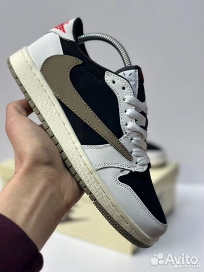 Nike air Jordan 1 travis scott