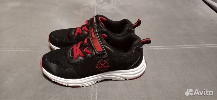 Кроссовки 34