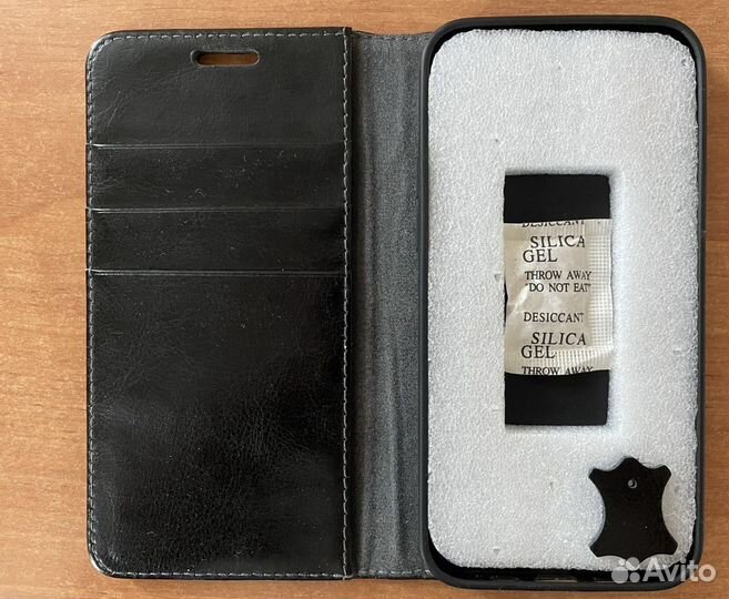 Кожаный чехол iPhone 12, 12 pro на магните чёрный