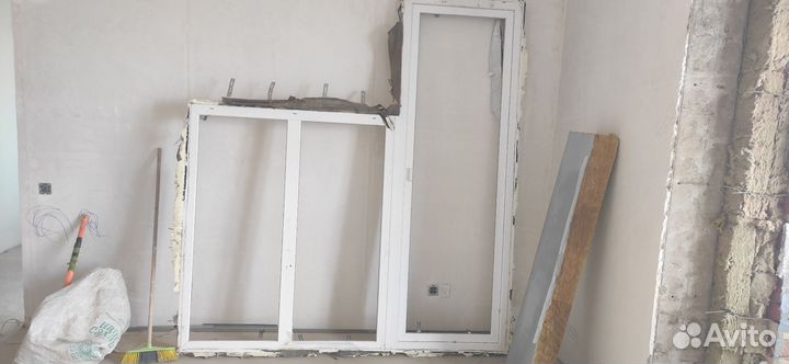 Оконная рама пластиковая со стеклопакетом