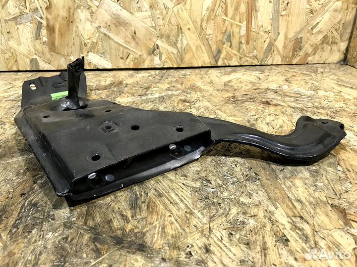 Кронштейн усилителя торпеды Audi A4 B6