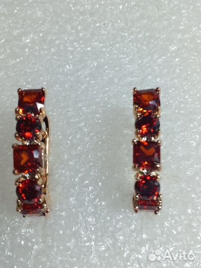 Золотые серьги с Гранатом