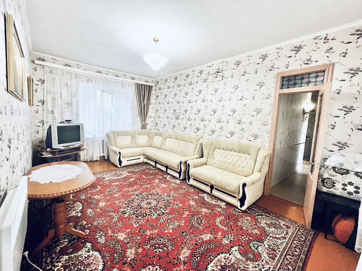 4-к. квартира, 80 м², 1/1 эт.