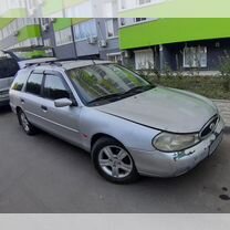 Ford Mondeo 1.8 MT, 2000, битый, 334 000 км, с пробегом, цена 195 000 руб.