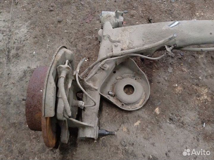 Балка задняя/подрамник Toyota Alphard