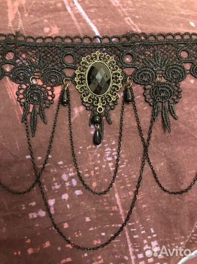 Колье чокер кружевной с бусинами