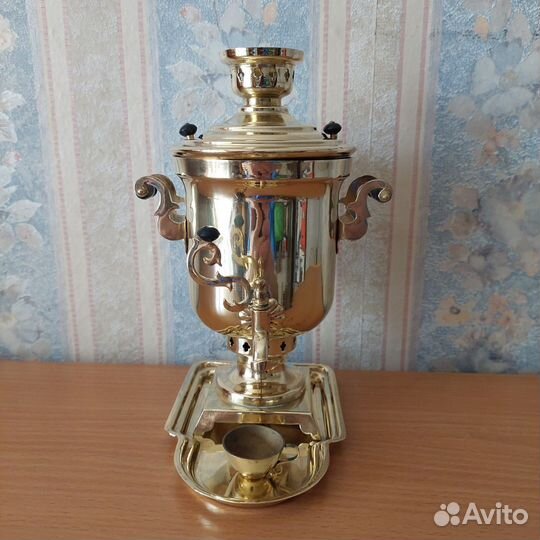 Сувенирный самоварчик с подносом и чашкой