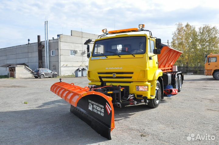 Комбинированная дорожная машина на шасси Камаз-651