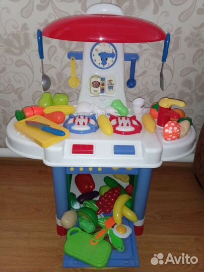 Детские игрушки кухня