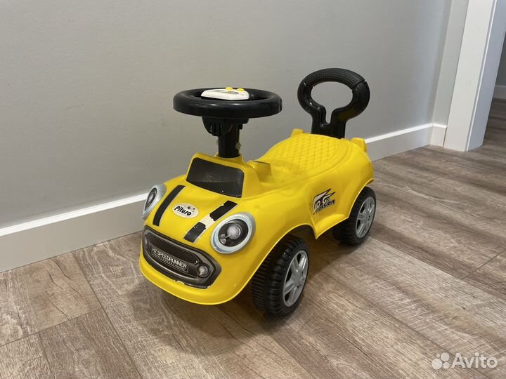 Машинка каталка детская музыкальная толокар Желтая