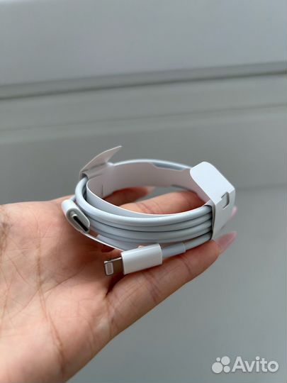 Кабель Apple USB-C to Lightning (1m)