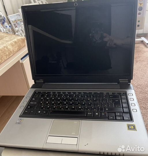Ноутбук RoverBook Pro 500