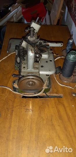 Швейная машинка оверлок
