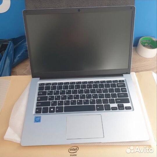Сроччно Ноутбук новый