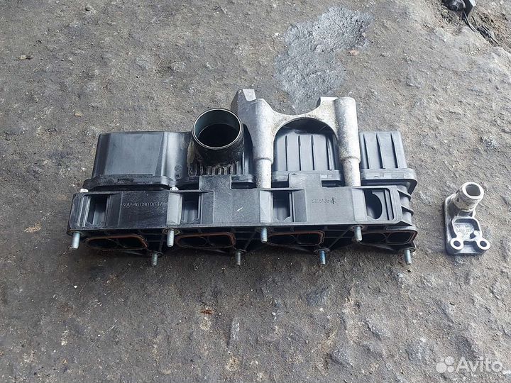 Коллектор впускной Мерседес Спринт 906 A6460900837