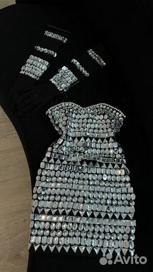 Роскошное блестящее платье