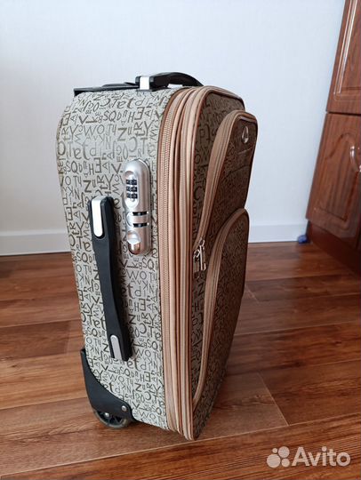 Чемодан на колесах размер s ручная кладь